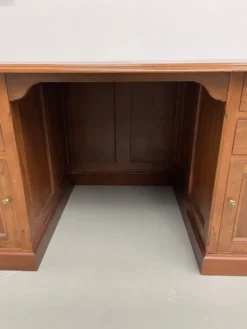 Comptoir ou bureau en noyer années 50