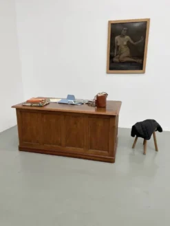 Comptoir ou bureau en noyer années 50