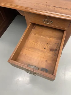 Comptoir ou bureau en noyer années 50
