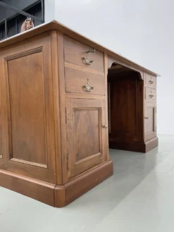 Comptoir ou bureau en noyer années 50