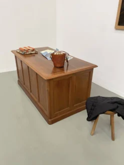 Comptoir ou bureau en noyer années 50