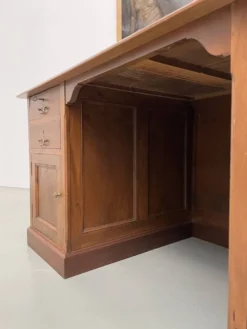 Comptoir ou bureau en noyer années 50