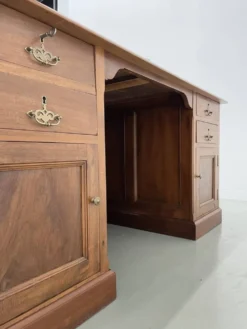 Comptoir ou bureau en noyer années 50