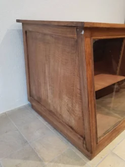 Comptoir vitré ancien