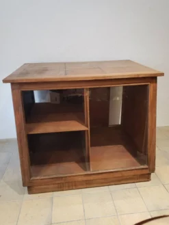 Comptoir vitré ancien