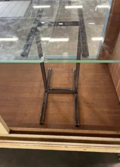 Comptoir/vitrine de magasin vintage en bois : projet de design