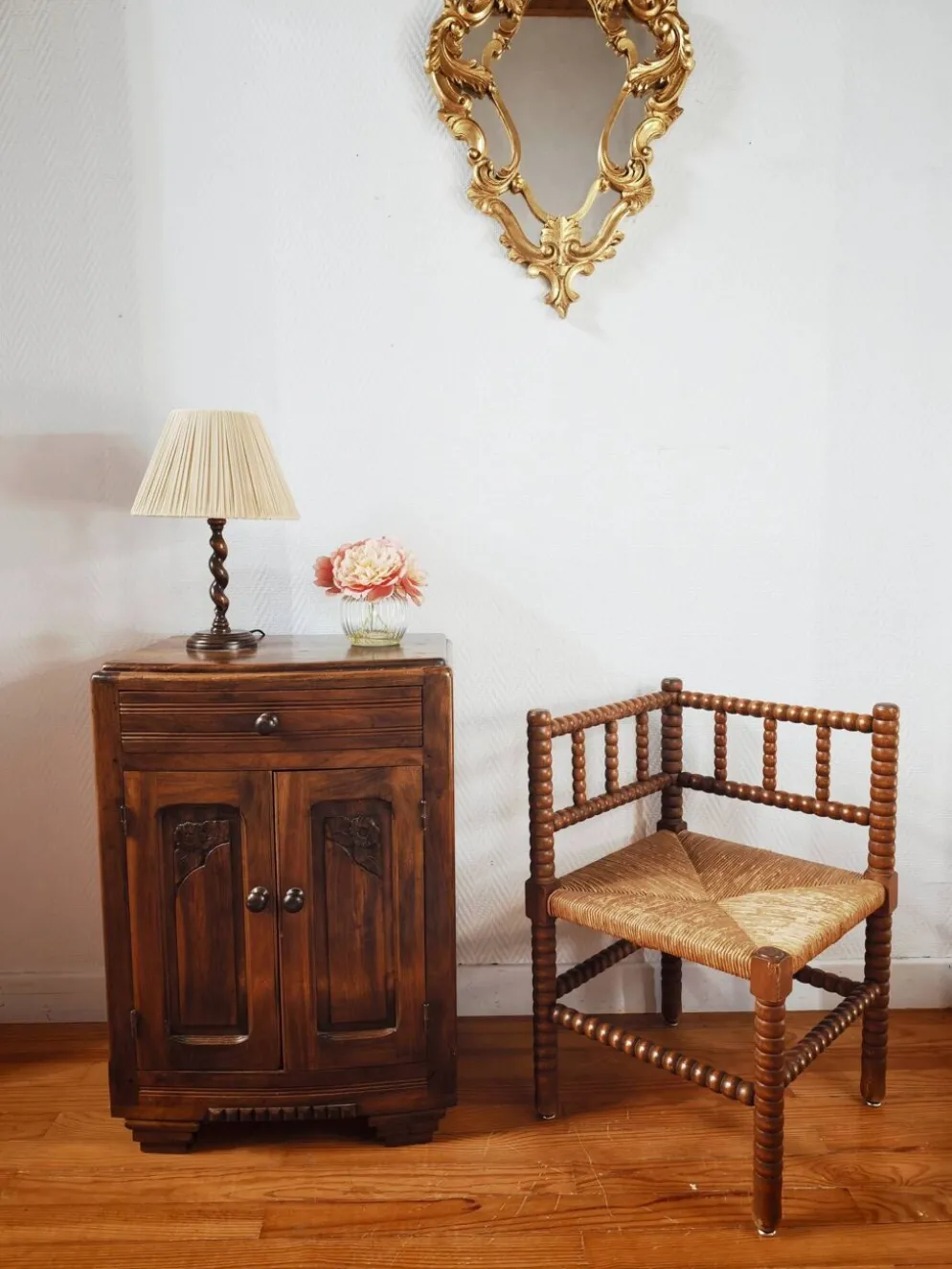 Confiturier en noyer – meuble de rangement ancien 1930-40