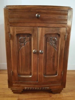 Confiturier en noyer – meuble de rangement ancien 1930-40