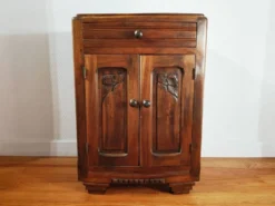 Confiturier en noyer – meuble de rangement ancien 1930-40