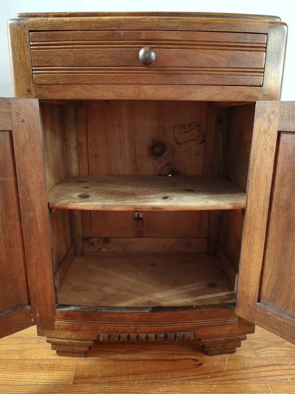 Confiturier en noyer – meuble de rangement ancien 1930-40