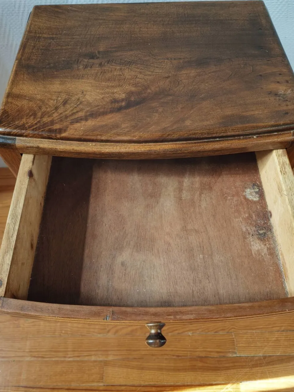 Confiturier en noyer – meuble de rangement ancien 1930-40