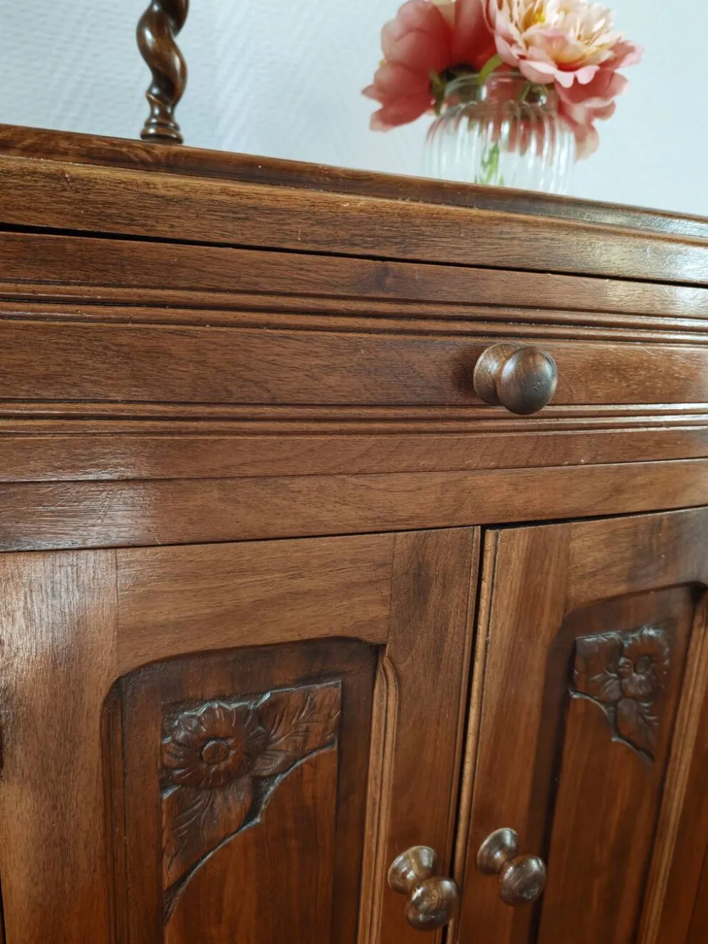 Confiturier en noyer – meuble de rangement ancien 1930-40