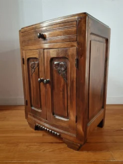 Confiturier en noyer – meuble de rangement ancien 1930-40