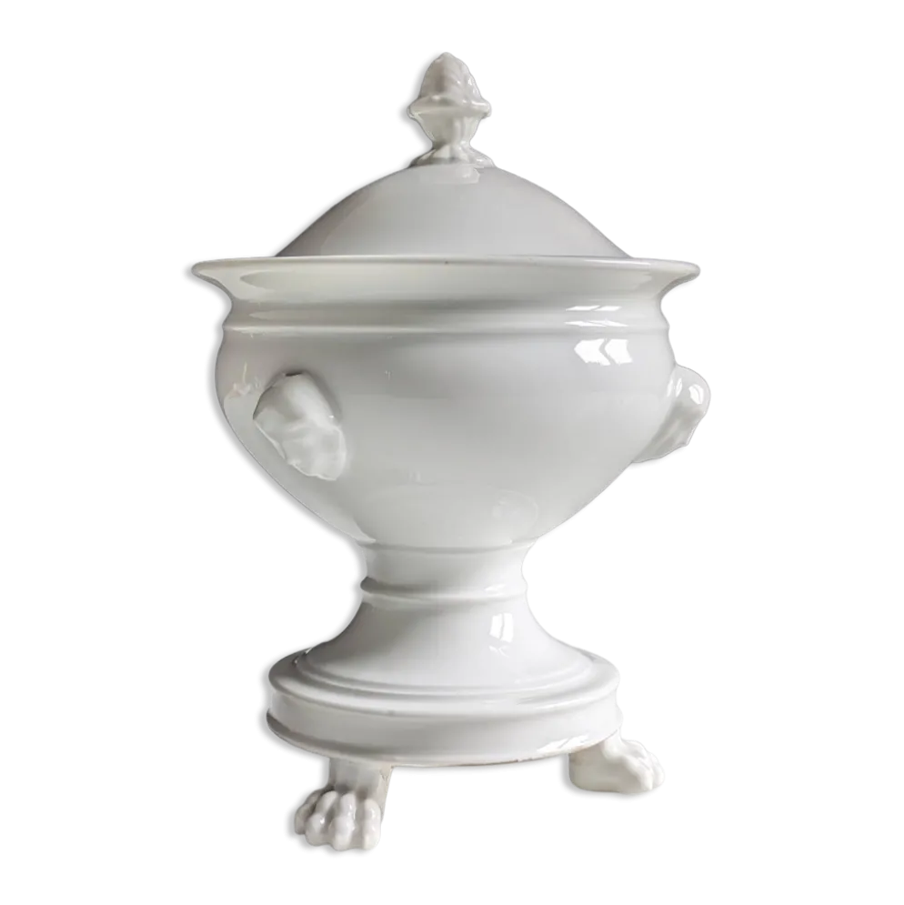 Confiturier à porcelaine blanche à pâtes de lions et mascarons.XIX e