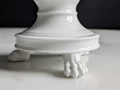 Confiturier à porcelaine blanche à pâtes de lions et mascarons.XIX e