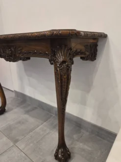 Console anglaise type Chippendale en acajou massif
