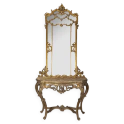 Console antique classique en bois décorée avec un miroir de la fin du 19e siècle.