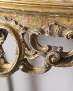 Console antique classique en bois décorée avec un miroir de la fin du 19e siècle.