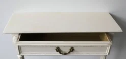 Console d’applique bipode de style Louis XVI en bois peint