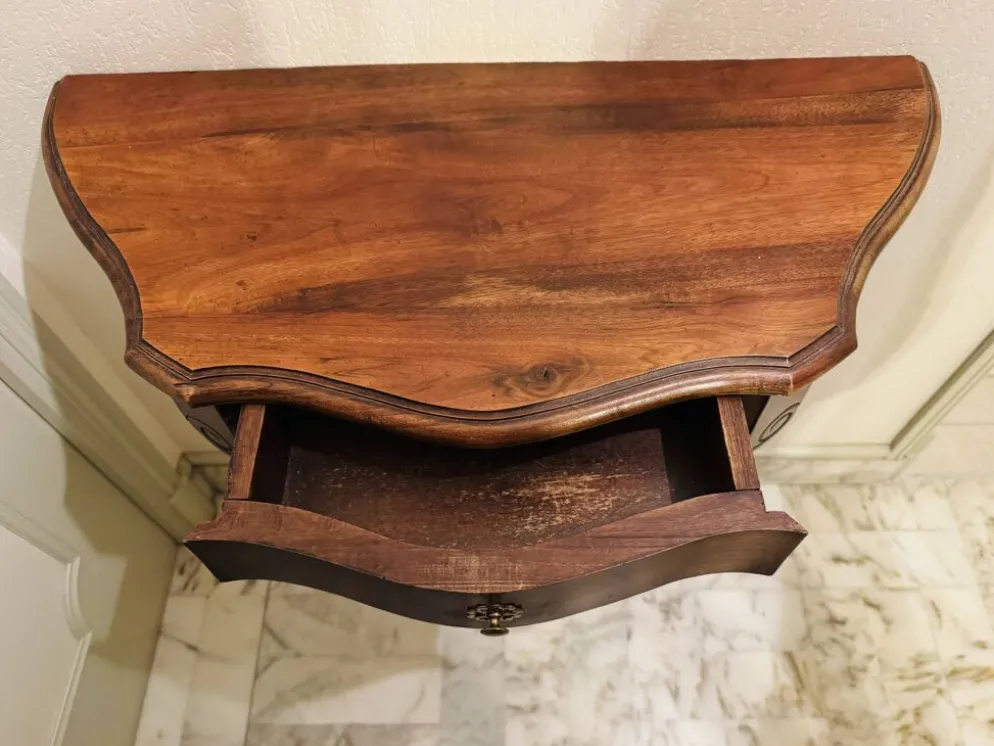 Console d’applique en noyer – style Louis XV