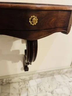 Console d’applique en noyer – style Louis XV