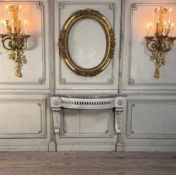 Console d’applique Louis XVI en bois sculpté, patine grise, XVIIIème siècle