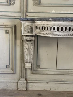 Console d’applique Louis XVI en bois sculpté, patine grise, XVIIIème siècle