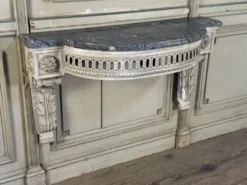 Console d’applique Louis XVI en bois sculpté, patine grise, XVIIIème siècle