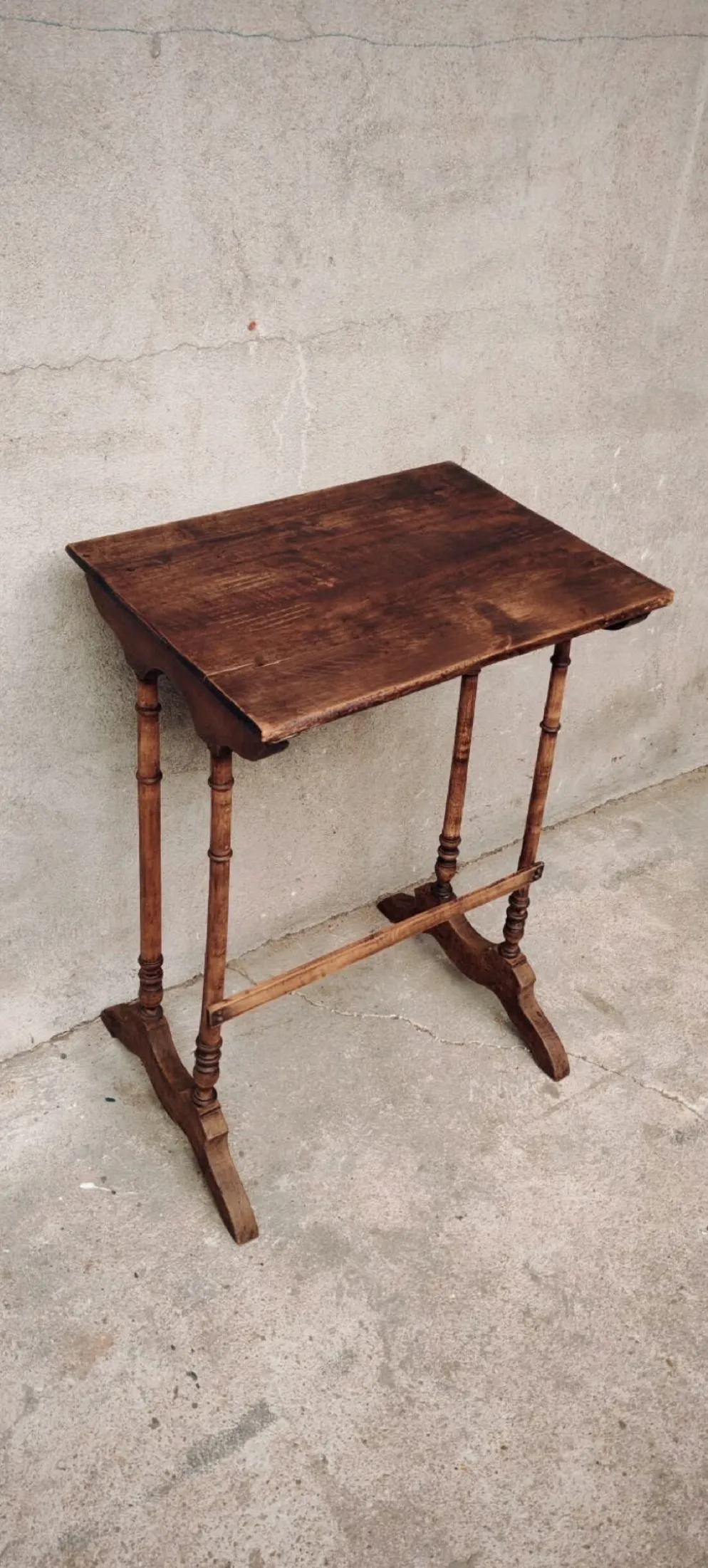 Console, desserte, bout de canapé ou chevet