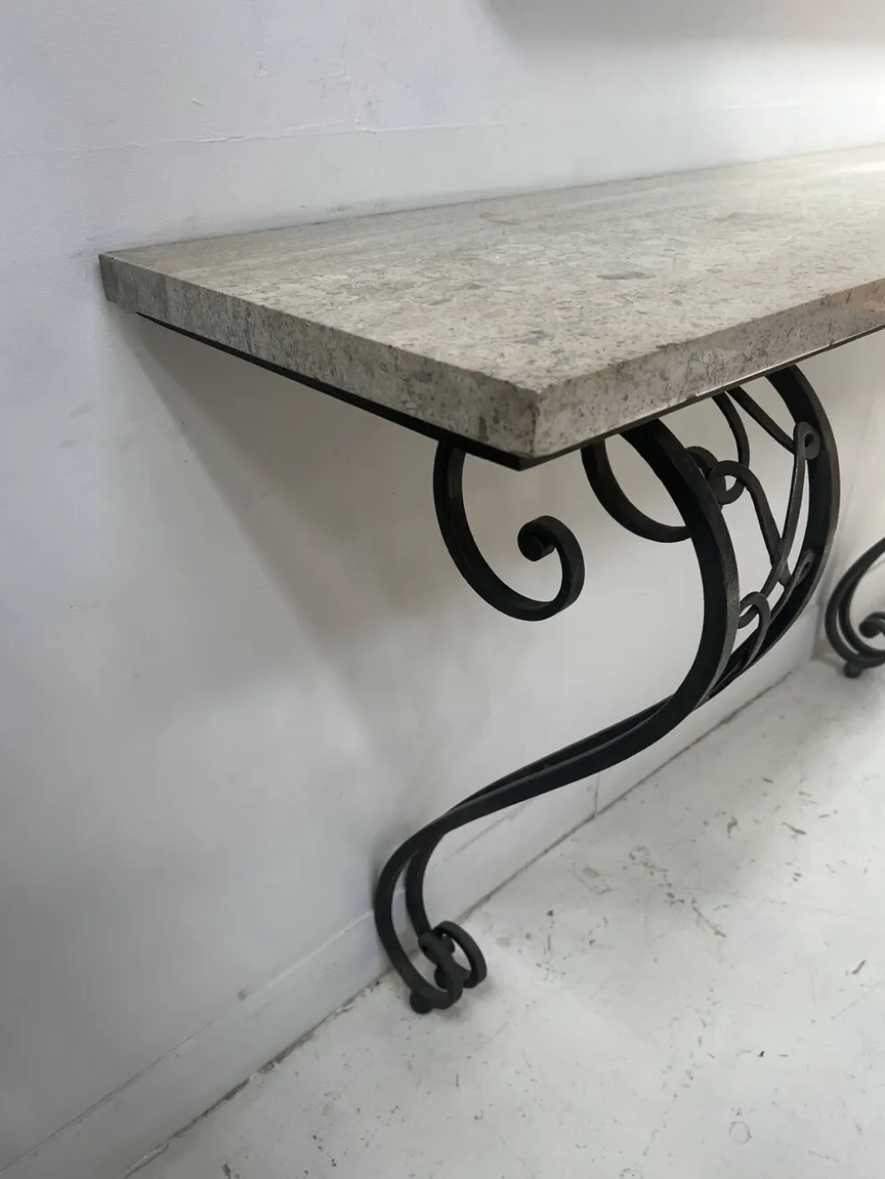Console de style Art Déco en fer forgé martelé XX siècle
