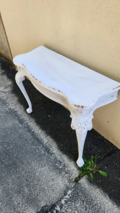 Console de style Gustavien patinée