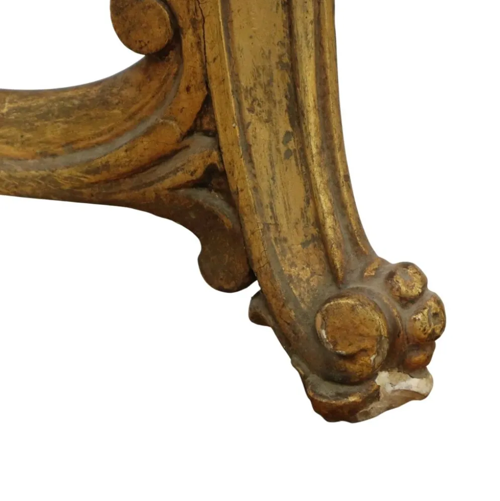 Console de style Louis XV en bois doré à la feuille d'or et marbre.