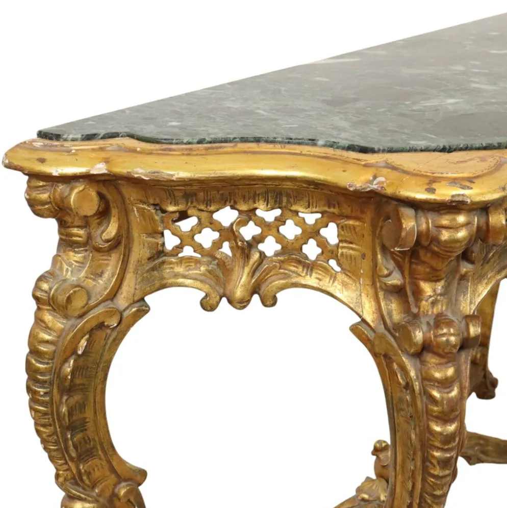 Console de style Louis XV en bois doré à la feuille d'or et marbre.