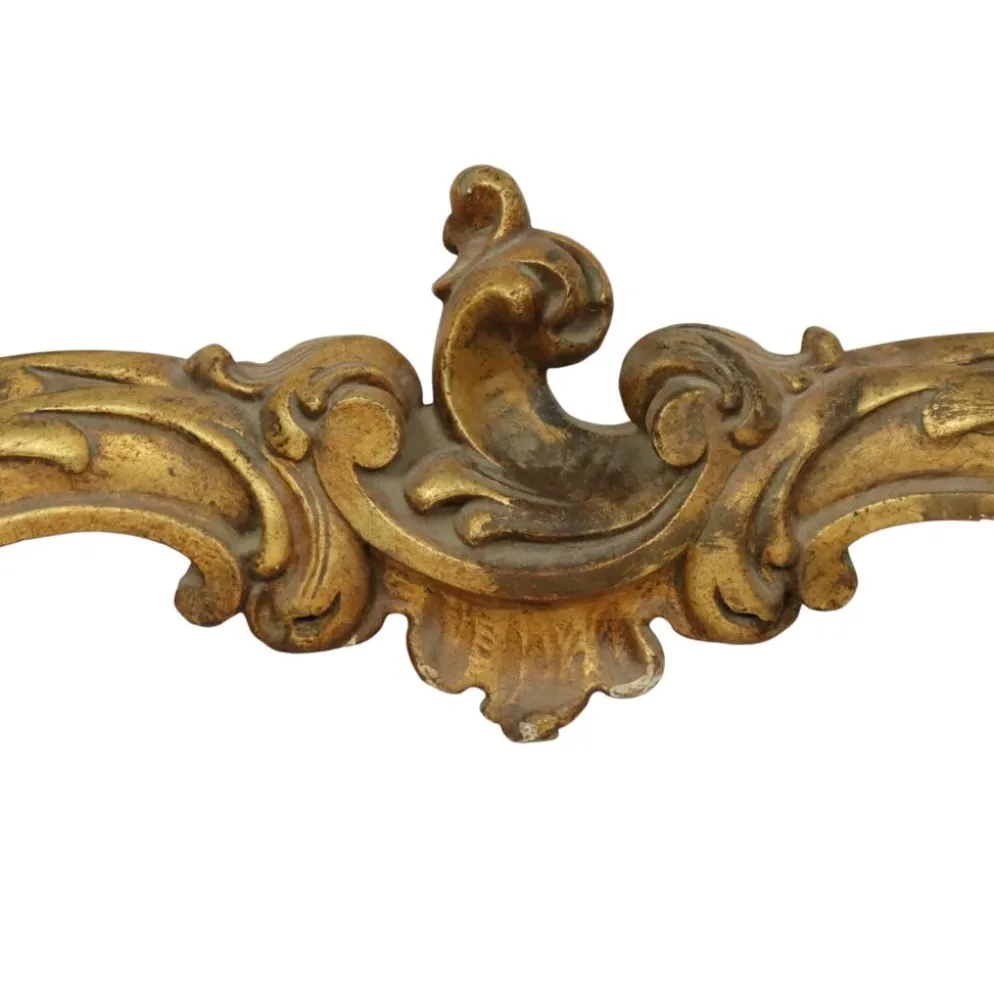 Console de style Louis XV en bois doré à la feuille d'or et marbre.