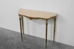 Console de style Louis XVI avec piètement en cuivre et plateau en travertin, Italie