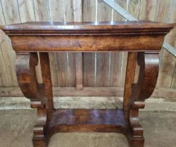 Console d’époque Restauration en loupe d'orme – XIXe siècle (ombp)