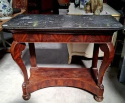 Console d’époque Restauration en acajou – Dessus de marbre – XIXe siècle