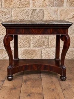 Console d’époque Restauration en acajou – Dessus de marbre – XIXe siècle