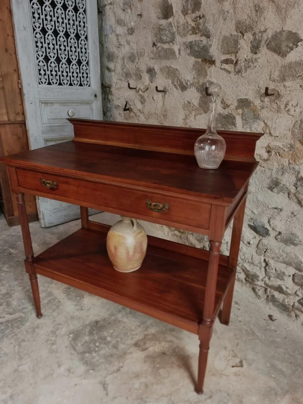 Console en acajou antique avec tiroir et étagère, table de service française, vers 1900