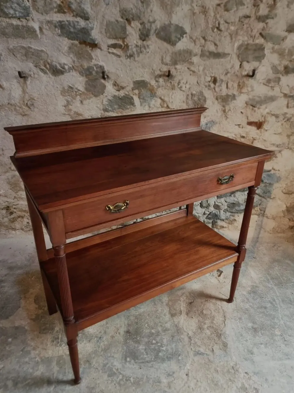 Console en acajou antique avec tiroir et étagère, table de service française, vers 1900