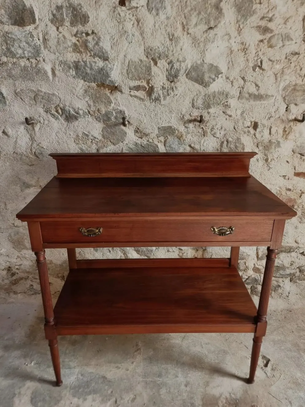 Console en acajou antique avec tiroir et étagère, table de service française, vers 1900