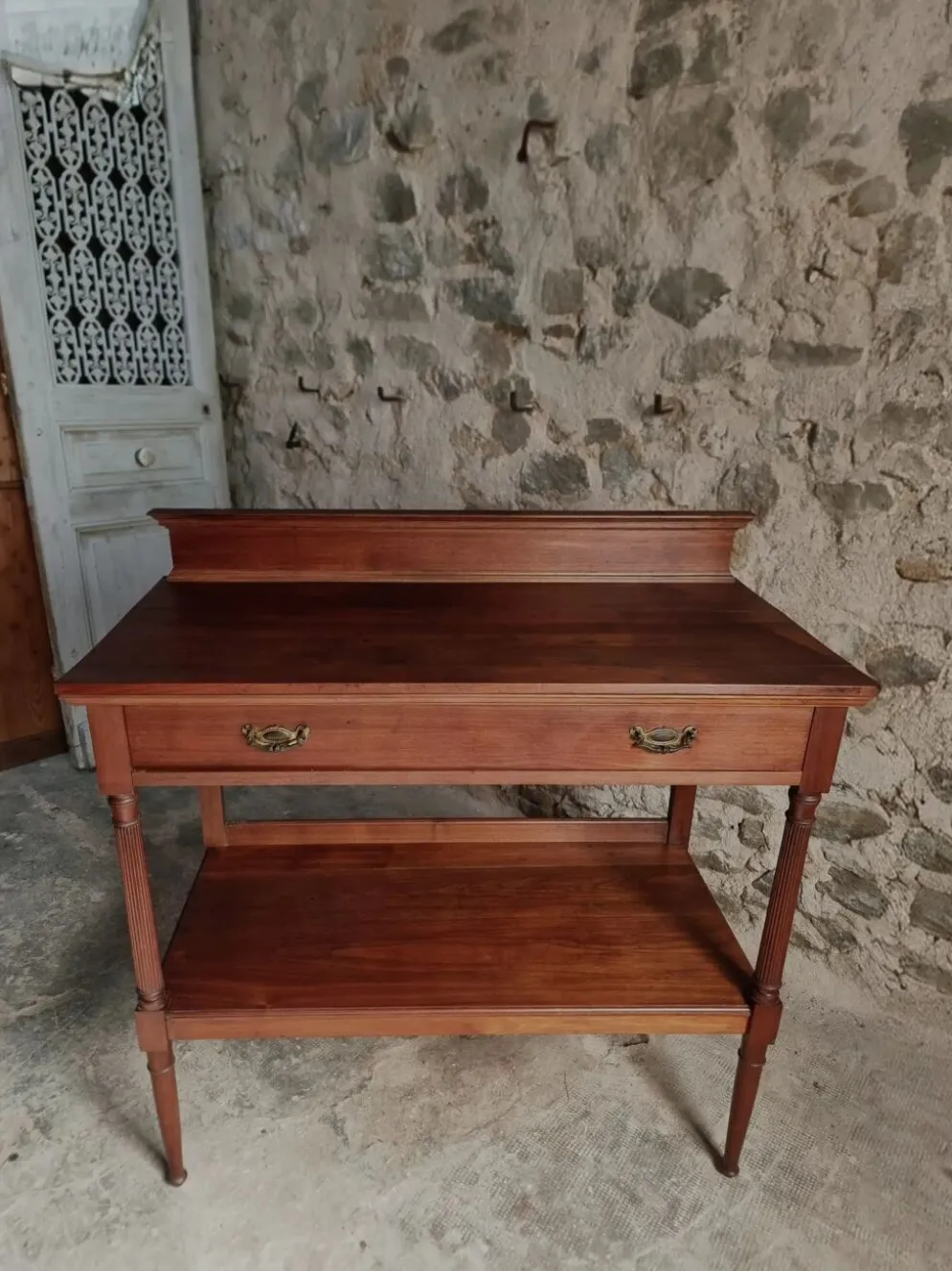 Console en acajou antique avec tiroir et étagère, table de service française, vers 1900