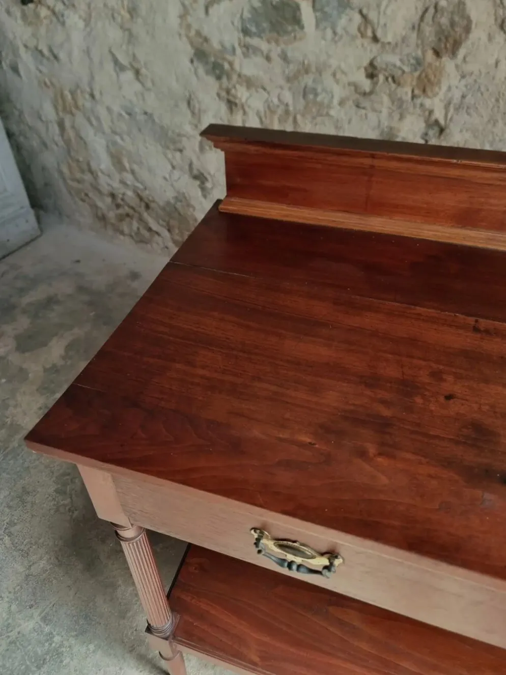 Console en acajou antique avec tiroir et étagère, table de service française, vers 1900