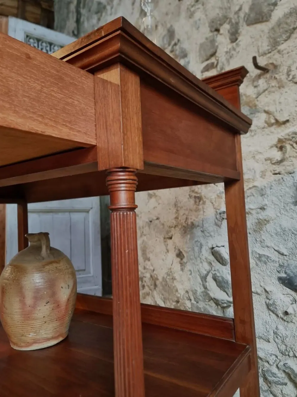 Console en acajou antique avec tiroir et étagère, table de service française, vers 1900