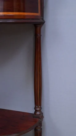Console en acajou et marbre, époque Louis XVI – fin XVIIIe