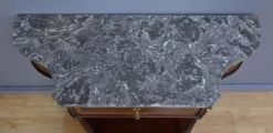 Console en acajou et marbre, époque Louis XVI – fin XVIIIe