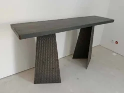 Console en acier et plateau massif