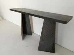 Console en acier et plateau massif