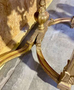 Console en bois doré