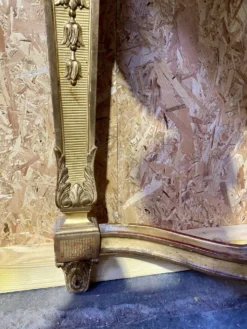 Console en bois doré
